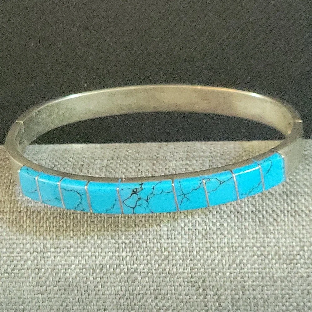 Vintage Mexico Turquoise Composite Inlay Silver Tone Hinged Bangle Bracelet